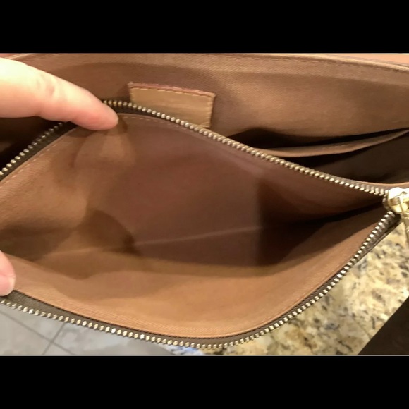 LOUIS VUITTON Beaubourg Messenger Bag Monogram Canvas - Picture 10 of 14